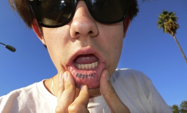 RafaÃ«l Rozendaal, Self portrait on Sunset Boulevard, 2007