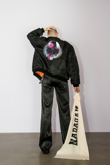 CULTURESPORT x Nada van Dalen bomberjack. Beeld: Joe Ann van Deventer (contact before use) | model: Leendert Vooijce. CULTURESPORT: Rotterdam 1995, MAMA (2016)